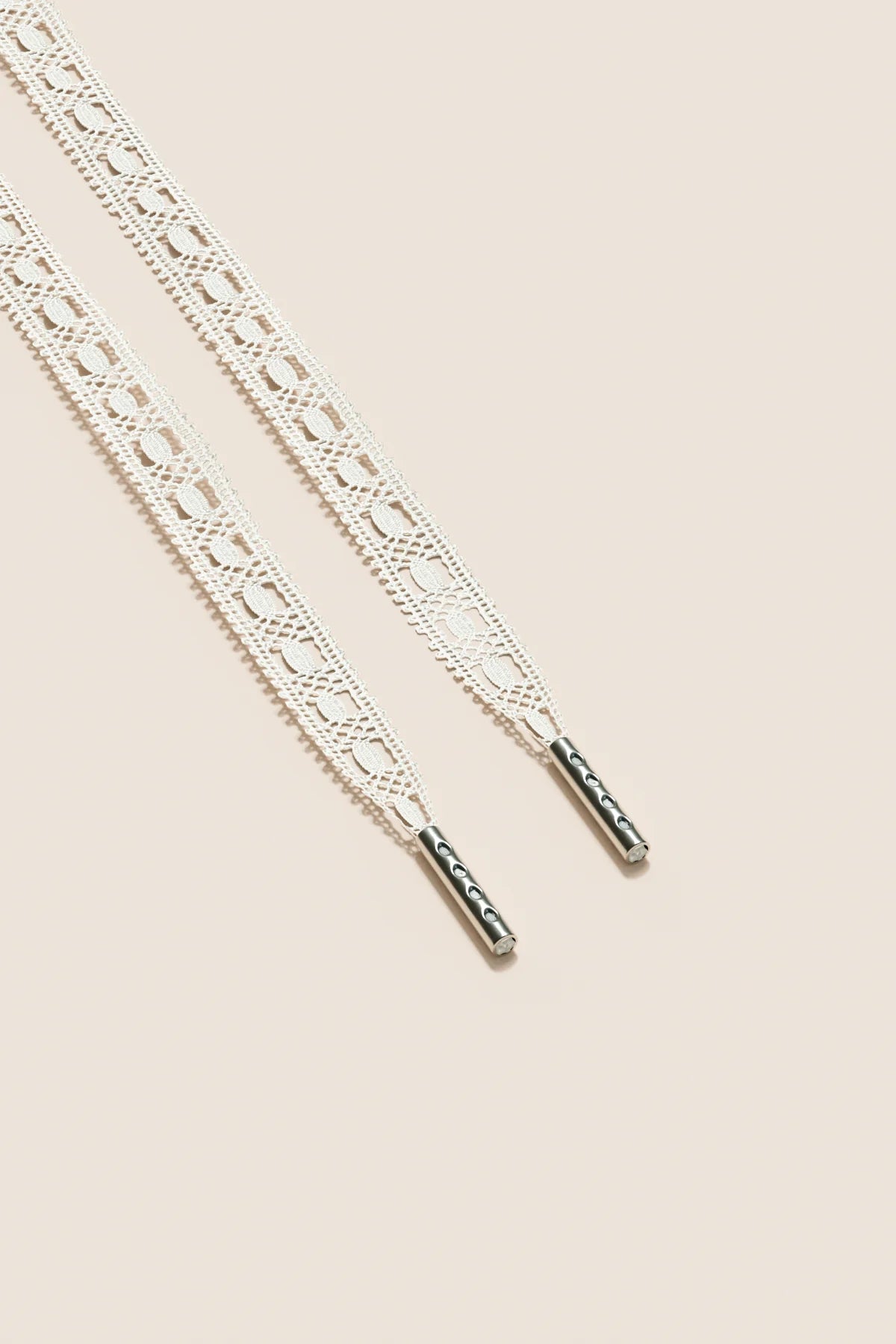 Senkels Cream Crochet Shoelaces with Nickel Aglets
