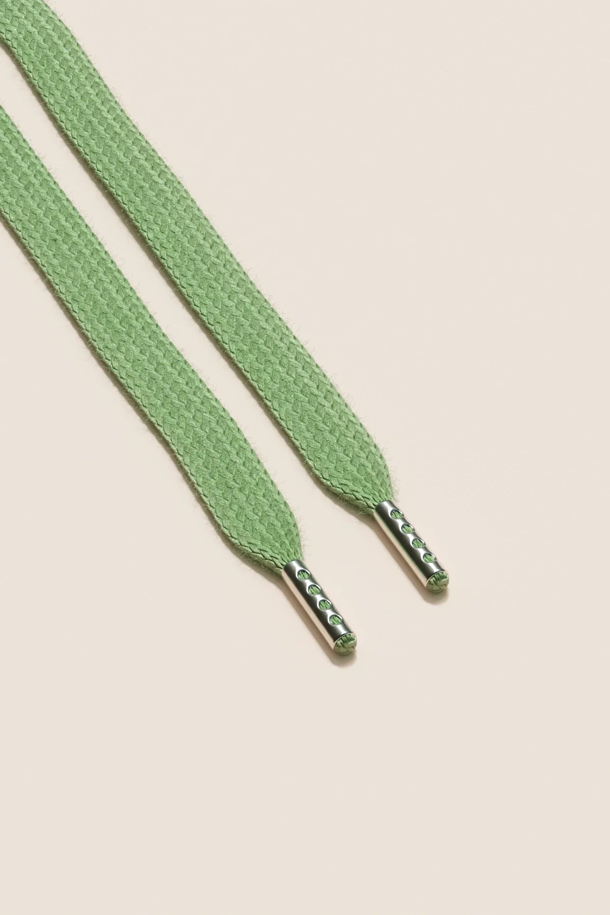 Veja V-12 - Grass Green