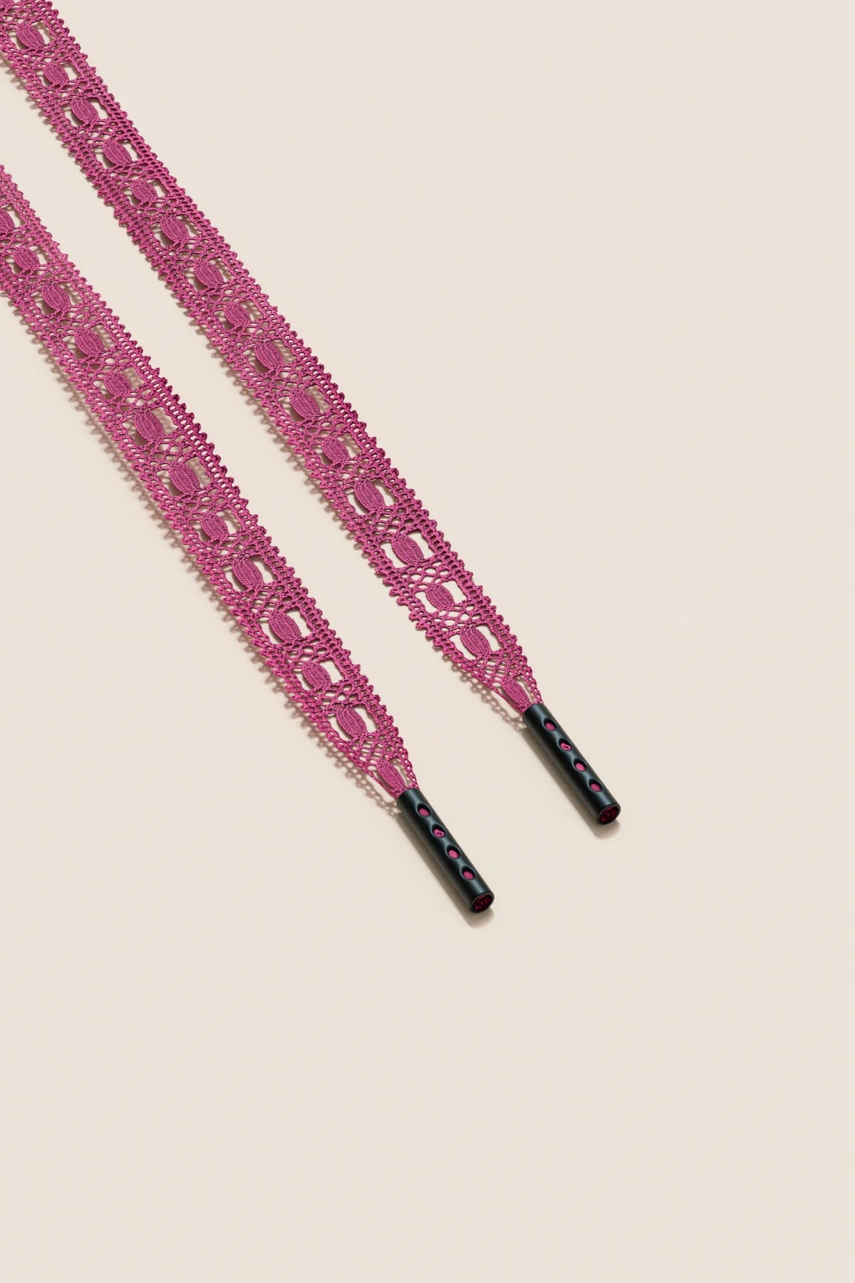 Senkels Hibiscus Crochet Shoelaces with Black Matte Aglets