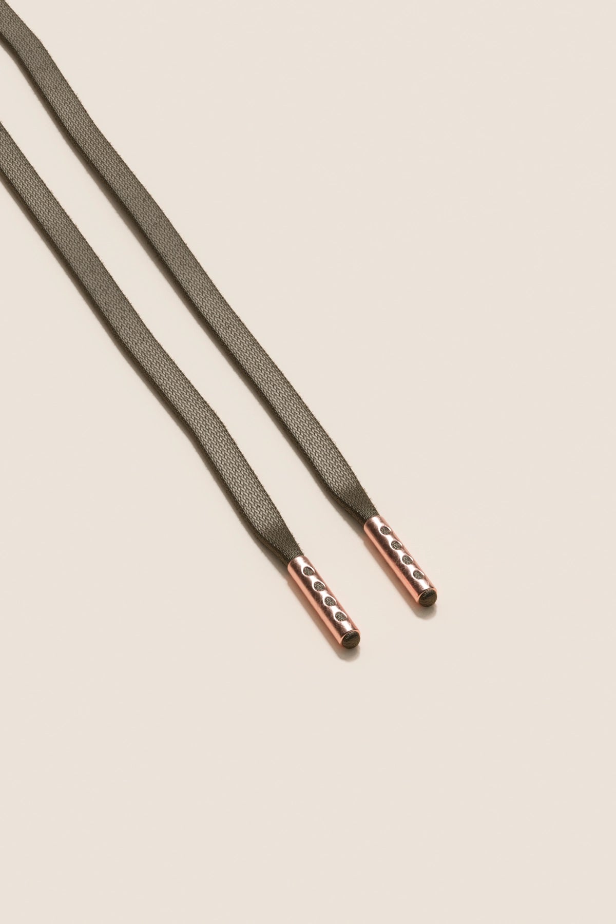 Senkels Mauve Grey 3mm Flat Waxed Shoelaces with Rose Gold Aglets