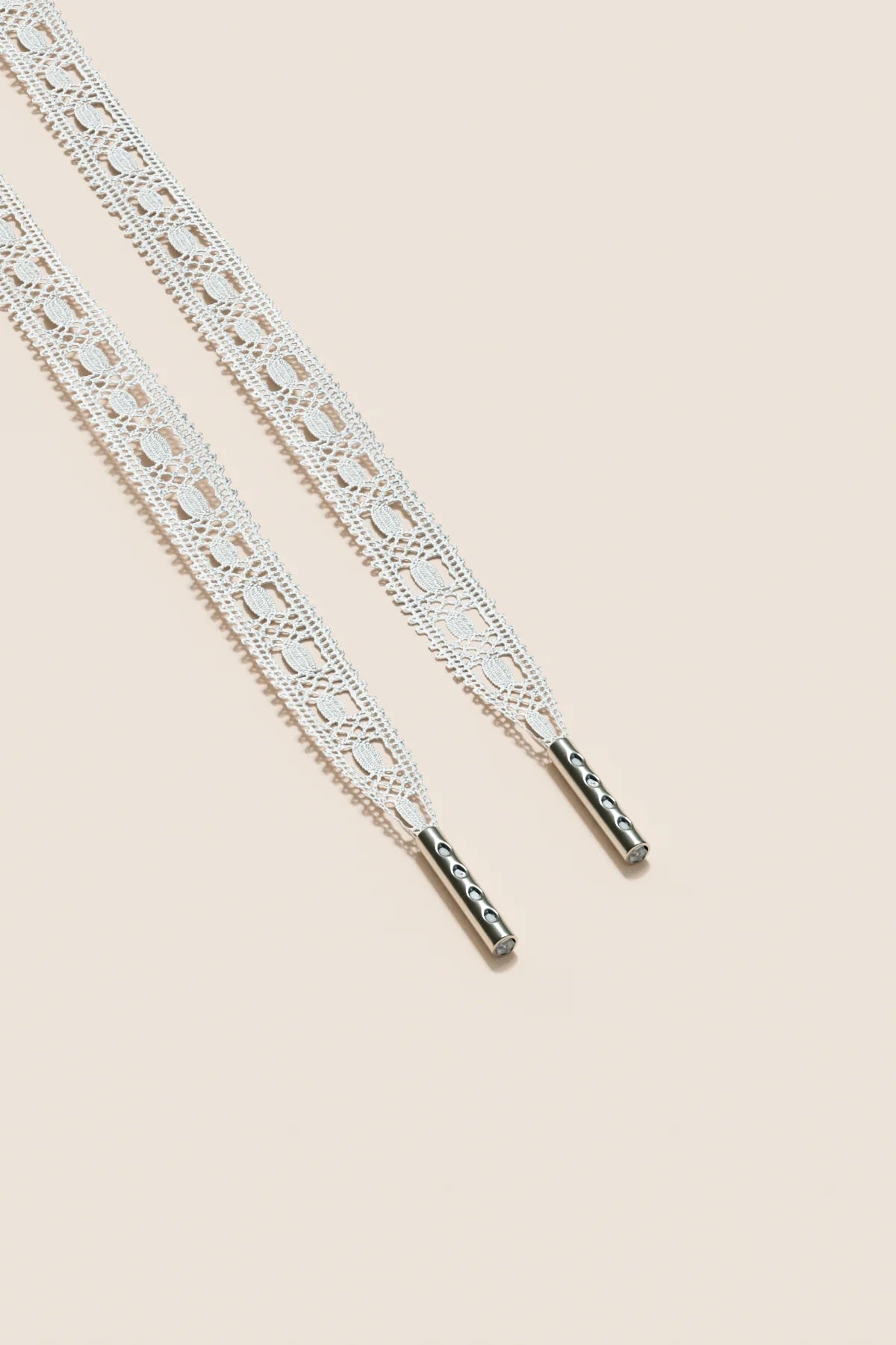 Senkels Off White Crochet Shoelaces with Nickel Aglets