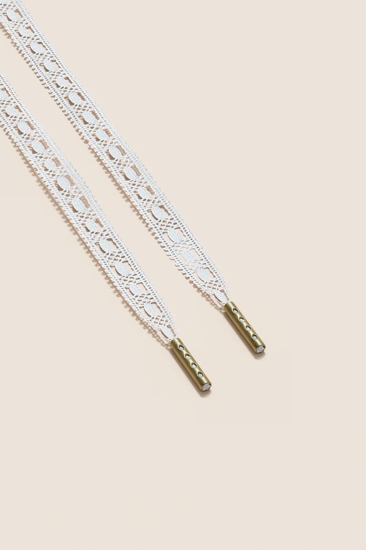 Senkels White Crochet Shoelaces with Brass Aglets