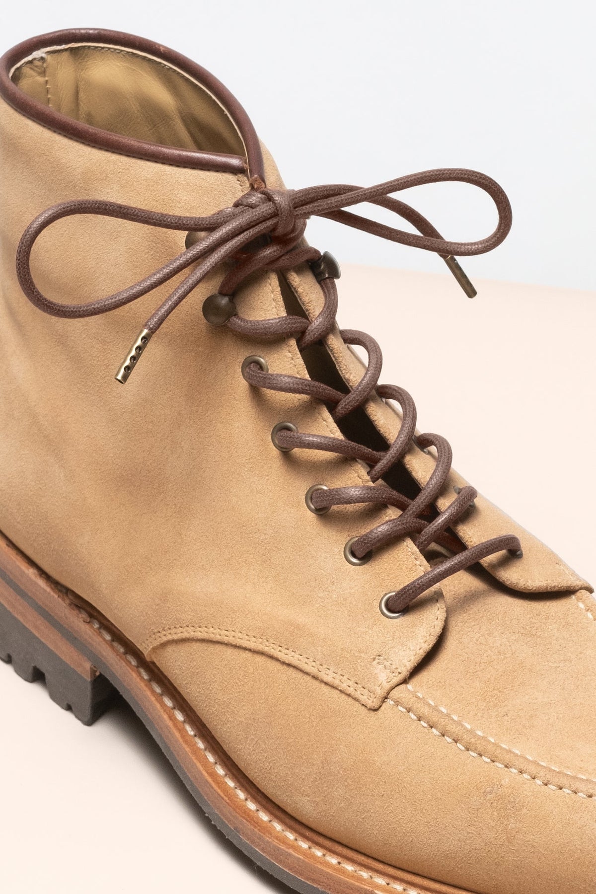 Medium Brown - 4mm round waxed shoelaces for boots and shoes made from 100% organic cotton - Senkels