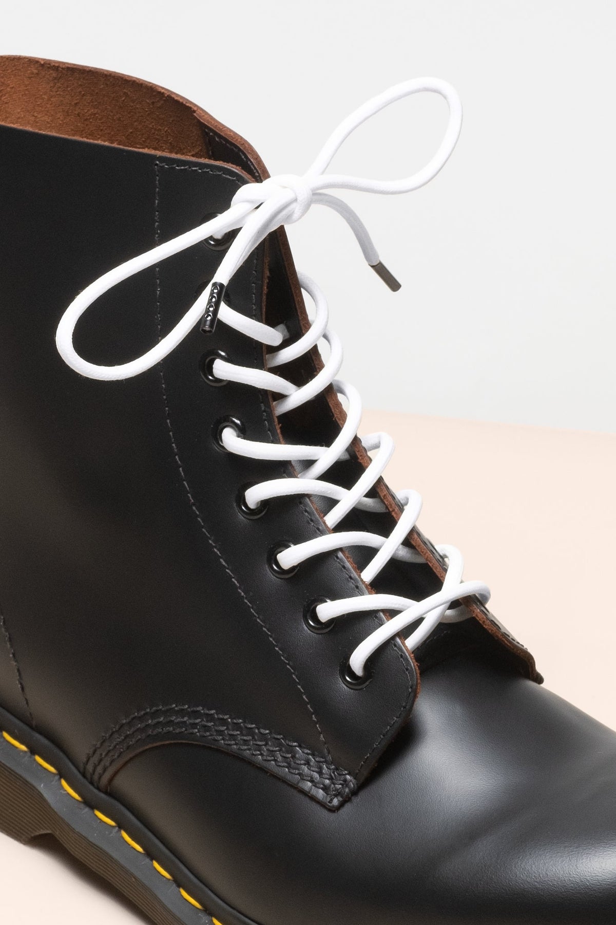 White - 4mm round waxed shoelaces for boots and shoes made from 100% organic cotton - Senkels
